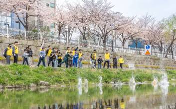 HDC현대산업개발 2025 사회공헌 완주…릴레이 봉사부터 교육·복지까지