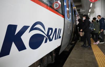  전장연 새해 첫 출근길 시위로 1호선 남영역 무정차 통과