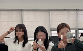 Pretty or Nothing? Teenagers’ Intensifying Obsession With Looks