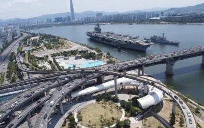 "한강에 美 항공모함 떴는데" 감추는 언론?…진실은 '이것'이었다