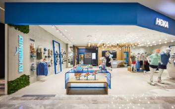 “신발 못 신겠네”…하청 직원 ‘갈비뼈 골절’ 호카 총판사 대표 결국 사퇴