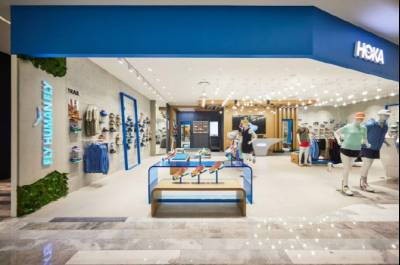 “신발 못 신겠네”…하청 직원 ‘갈비뼈 골절’ 호카 총판사 대표 결국 사퇴