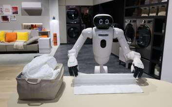 가사노동 해방 현실 될까...LG ‘클로이드’가 던진 질문[피지컬 AI가 바꾸는 질서]③