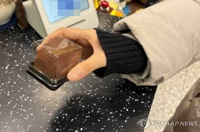 '두쫀쿠' 열풍에 오픈런·품절 대란… 자영업자들 "이 시국에 단비"