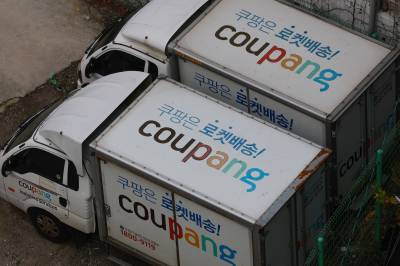 '탈팡' 틈새 노린 1시간 배송…대형마트·편의점, 퀵커머스로 반격