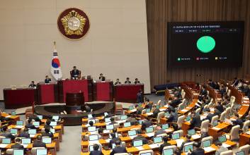 세계 최초 AI 기본법, 영세한 ‘스타트업’부터 흔든다