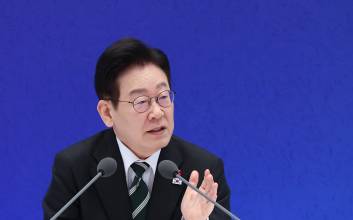 李대통령 "다주택자에 대출연장은 문제" 하자…금융위 "신속히 조치"