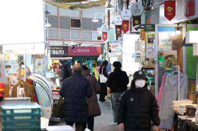 낮게 더 낮게 ‘1% 대출 금리’… 지자체, 소상공인 살리기 저리 경쟁?