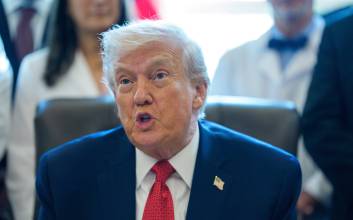 트럼프 "캐나다의 대중 합의는 재앙"…중국 밀착에 관세 100% 경고