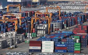 '코스피 5000 포인트' 환호에서 소외된 산업과 양극화 직시해야