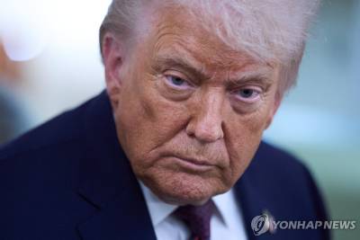 트럼프 지지율 30%대 찍자 "가짜 여론조사"…88년 만에 발표 중단