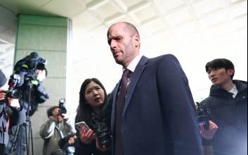 '쿠팡' 로저스, 2차례 불응 끝 경찰 첫 출석…"완벽하게 협조하겠다"