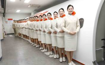 구두 내려놓고 스니커즈...제주항공, 객실승무원 근무화 바꾼다