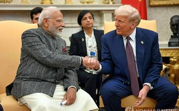 트럼프, 인도 관세 50%→18% 전격 인하…"러시아 원유 중단 합의"