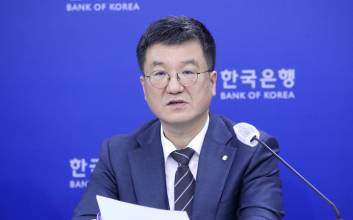 한은 "2월 물가 2% 수준 전망…유가·환율 점검"