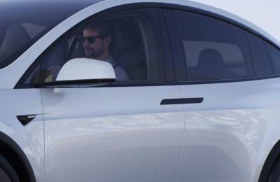 "테슬라 문 어떻게 여냐?"…전기차 문손잡이 세계 처음으로 규제한 中