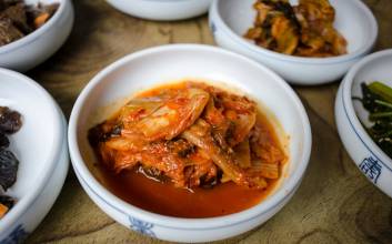 "식당 반찬 리필, 돈 받아도 될까요?"…자영업자 '갑론을박'