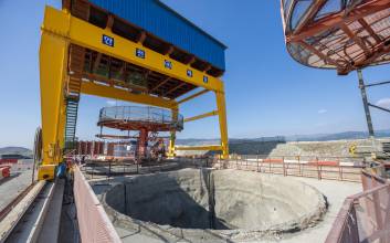 DL이앤씨, 국내 유일 ‘RBM 공법’으로 부산 욕망산에 ‘43층 높이’ 수직터널 뚫어