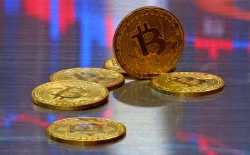 비트코인 1억원선 붕괴…투자심리 '극단적 공포'로 급랭