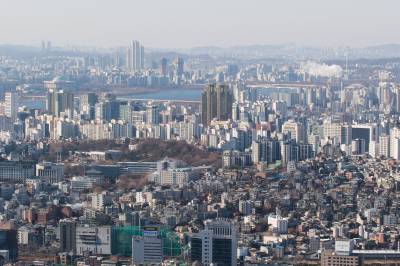 부동산 거래 448조원 '점프'…아파트가 400조 시대 다시 열었다
