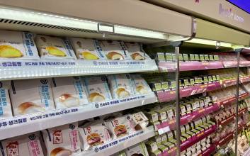 ‘두쫀쿠·연세 크림빵’ 한자리에…‘감다살’ CU의 디저트 실험 [가봤어요]