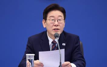 李대통령 "금융시장 불안, 100조 안정프로그램 신속집행"