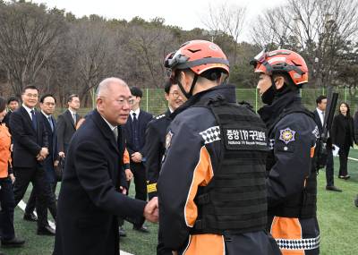 정의선 회장 “할 수 있는 일은 모두 할 것”…소방관 안전에 힘 싣는다