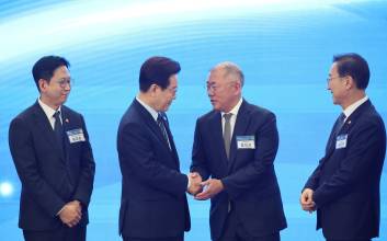 현대차, 새만금 9조 투자에 10% '급등'…李대통령 "과감히 지원해주겠다"