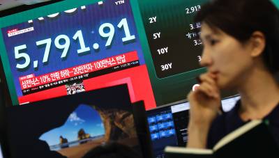 "외국인 먼저 발 뺀다" 급락한 코스피서 7조 이어 또 '5조' 매도