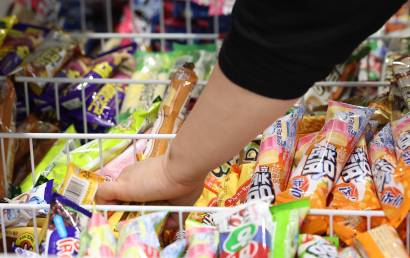 “요즘 누가 먹어”…얼어붙은 소비심리에 업계 투톱도 ‘흔들’ ①