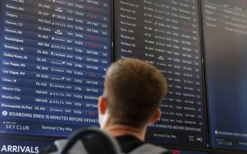 중동 영공 봉쇄에 항공권 가격 폭등…유럽–아시아 노선 최대 9배 상승