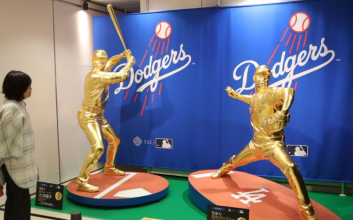 "오타니 사랑 대단하네"…금박 3000장 조각상 등장, 가격이 무려 10억원