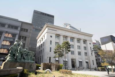 국내 유통사 중 유일...신세계·BTS 손 잡았다