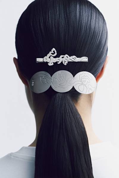 헤어핀부터 스커트... 국립박물관문화재단, 하이브와 'BTS X MU:DS' 공개