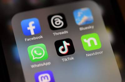 “도입 시급하다”…韓 국민 10명 중 7명 ‘청소년 SNS 금지’ 찬성 ①