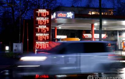 기름값 폭등에 칼 뽑은 독일…"주유소 가격 인상 하루 1번만"