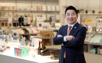 정용석 국립박물관문화재단 사장 “‘400억 신화’ 케데헌 뮷즈…다음은 BTS” [이코노 인터뷰]