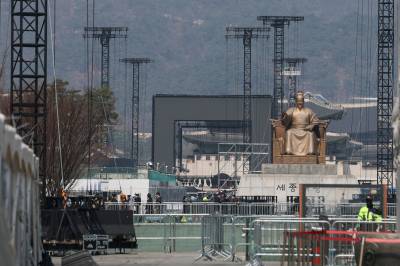 BTS 광화문 공연 초읽기…굿즈 판매, 190% 늘어 '싱글벙글'