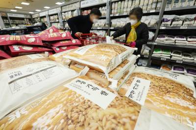 "밥 한 공기 2000원 시대"…쌀값 급등에 외식비 '줄인상'