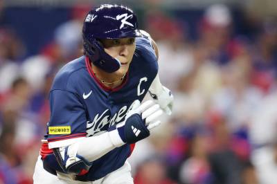 가슴에 'C' 달고 WBC 뛴 이정후, "설명 못할 감정과 벅참" 