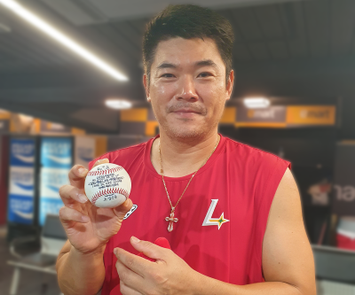 李대통령, '42세 풍운아' 노경은 투혼에 격려…"늦었다고 포기하지 말라는 메시지" 