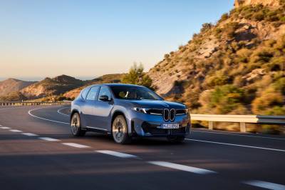 BMW 더 뉴 iX3, 국내서 초반 흥행…사전예약 2000대 넘어