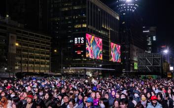 'BTS 실망'에 증권가 "이렇게 떨어질 일 아닌데…황당하다"