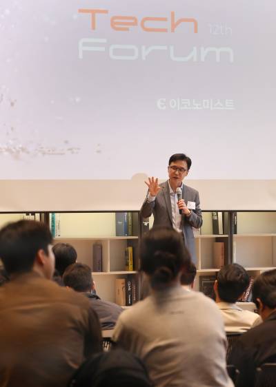 질의에 답하는 김용대 교수