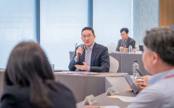 구광모, LG 사장단에 AX 가속 위해 현장서 주문한 것은?