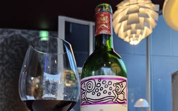 10cm 남짓 사각 캔버스에 담긴 예술과 경제 [와인인문학]