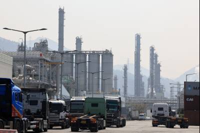 ‘원료 수급 대란’에 나프타 수출 전면 금지, '쓰레기봉투 사재기' 없어질까