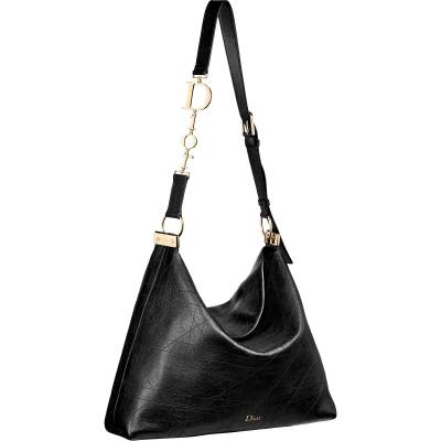 조나단 앤더슨의 감각적인 비전 담은 디올의 새로운 오브제 'Diorly 백' 공개