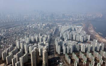 서울 '평당 1억' 거래 급증…강남권 중심 초고가 시장 여전