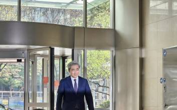 신현송 한은 총재 후보자 첫 출근길 “환율 높지만 달러 유동성 양호”